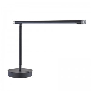 Marriott Verstellbare LED -Schreibtischlampe mit mattem schwarzem Finish und A on/off Rocker Switch im Hotel Gästezimmer